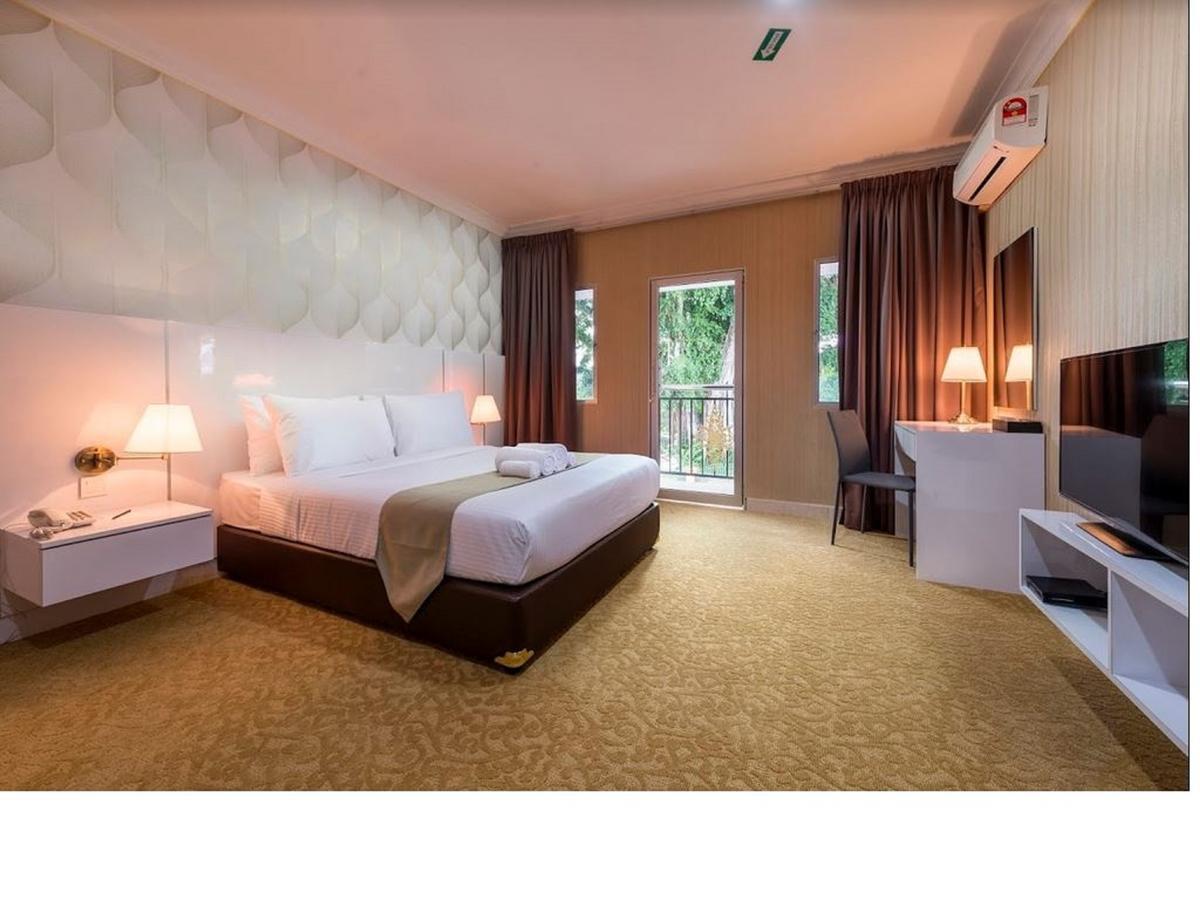 Lanai Casuarina Cempaka Sari Hotell Parit Eksteriør bilde